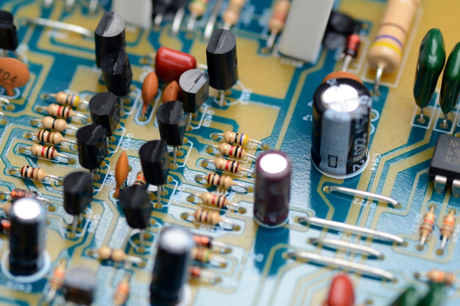 Composants sur une carte électronique
