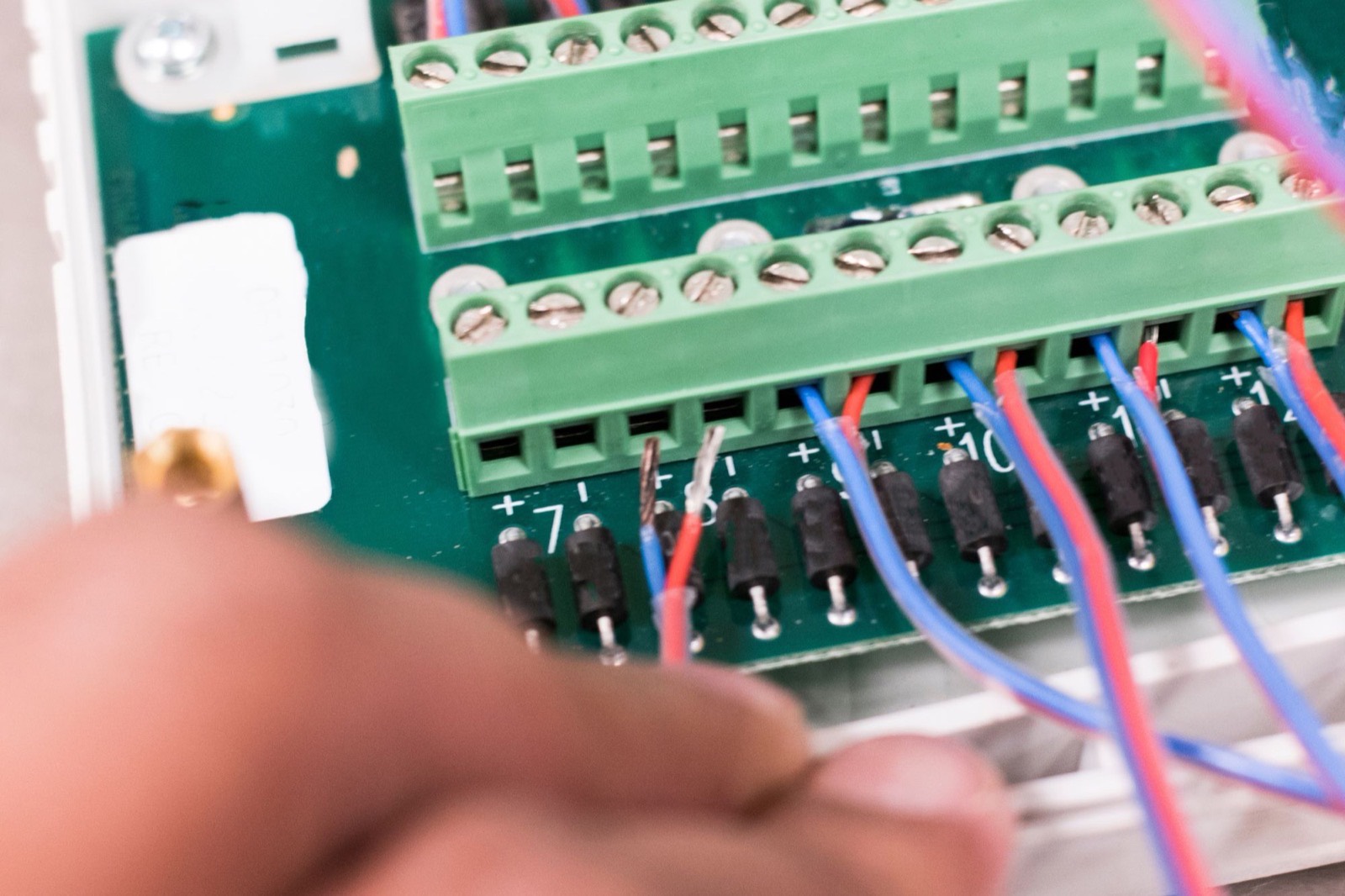 Câblage et intégration électromécanique